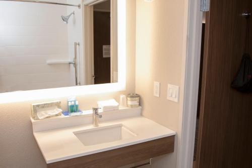 Gallery image of Holiday Inn Express & Suites Colorado Springs North, an IHG Hotel in Colorado Springs