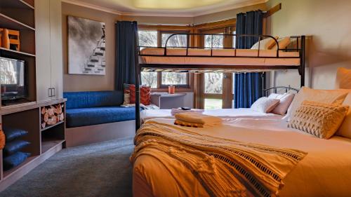 Кровать или кровати в номере Hotel High Plains