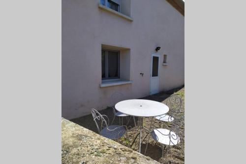 Φωτογραφία από το άλμπουμ του Chez Fabienne T3 σε Le Breuil-sur-Couze