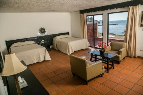صورة لـ Hotel Playa de Cortes في غوايماس