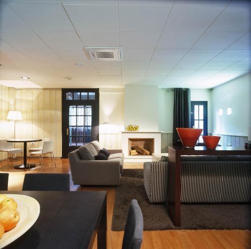 Ruang duduk di CAN MARLET MONTSENY Hotel Boutique