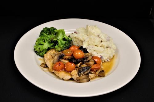 Makanan di atau berdekatan hotel