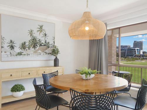 Posezení v ubytování Tumut Unit 2 - Balcony with Tweed Harbour Views