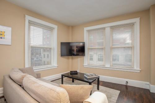 FRONTDESK Basic Studio Apt near The Delmar Loop – Photos 3