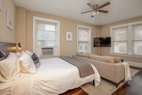 FRONTDESK Basic Studio Apt near The Delmar Loop – Photos 2