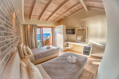 Tereza's Sunset Hotel