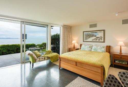 Gallery image of Golden Sand Beachfront Accommodation in Coopers Beach