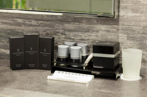 Utensilios para hacer té y café en Bosphorus Sorgun Hotel Ultra All Inclusive