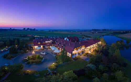 Letecký snímek ubytování Dwór Bogucin Hotel&Restauracja