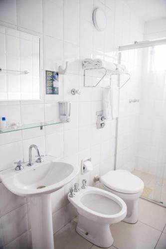 Ένα μπάνιο στο Hotel São Luiz