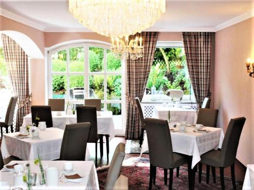Restaurace v ubytování Hotel garni Bellevue