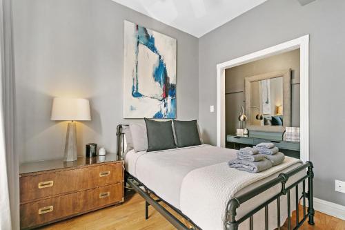 Imagen de la galería de Trendy 2BR Apartment with Modern Amenities - Halsted 2A, en Chicago