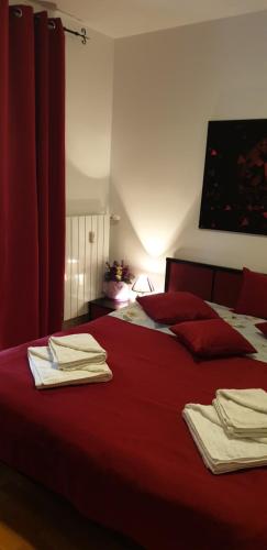 Ένα ή περισσότερα κρεβάτια σε δωμάτιο στο Emma apartament