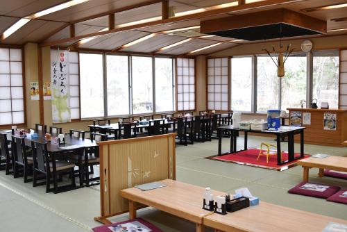 たかむろ水光園 にあるレストランまたは飲食店