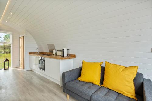 Η κουζίνα ή μικρή κουζίνα στο Park Hall Glamping Pods