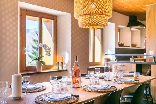 A restaurant or other place to eat at Chalet Iseran