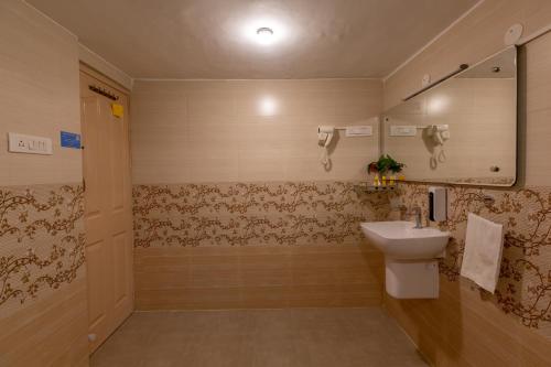 Gallery image of KSTDC Hotel Mayura Bhuvaneshwari Kamalapur in Hampi