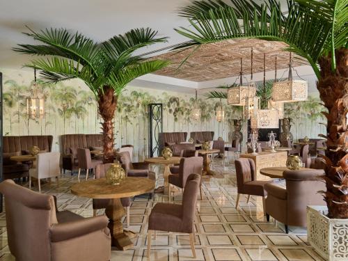 Гостиная зона в Royal River, Luxury Hotel - Adults Only