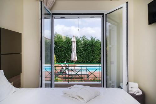 Bazén v ubytování Venus Villa with Private Pool, 2min to the Beach nebo v jeho okolí
