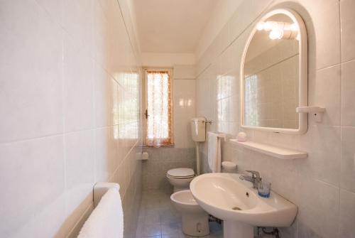 Ένα μπάνιο στο Residence La Valdana