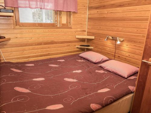 ルカにあるHoliday Home Kuusela by Interhomeのウッドパネルのドミトリールームのベッド1台分です。ベッドサイドサイドサイドサイドサイドサイドサイドサイドサイドサイドサイドサイドサイドサイドサイドサイドサイドサイドサイドサイドサイドサイドサイドサイドサイドサイドサイドサイドサイドサイドサイドサイドサイドサイドサイドサイドサイドサイドサイドサイドサイドサイドサイドサイドサイドサイドサイドサイドサイドサイドサイドサイドサイドサイドサイドサイドサイドサイドサイドサイドサイドサイドサイドサイドサイドサイドサイドサイドサイドサイドサイドサイドサイドサイドサイドサイドサイドサイドサイドサイドサイドサイドサイドサイドサイドサイドサイドサイドサイドサイドサイドサイドサイドサイドサイドサイドサイドサイドサイドサイドサイドサイドサイドサイドサイドサイドサイドサイドサイドサイドサイドサイドサイドサイドサイド