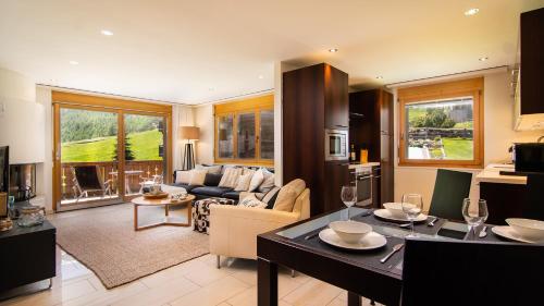 Aramis Apartment 3-1