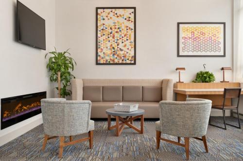 Holiday Inn Express - Jamaica - JFK AirTrain - NYC, an IHG Hotel Image