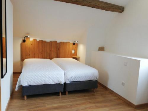 um quarto com duas camas num quarto em Sambuc'asa - Serra da Estrela em Sabugueiro