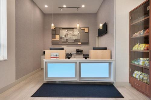 Holiday Inn Express - Jamaica - JFK AirTrain - NYC, an IHG Hotel Image