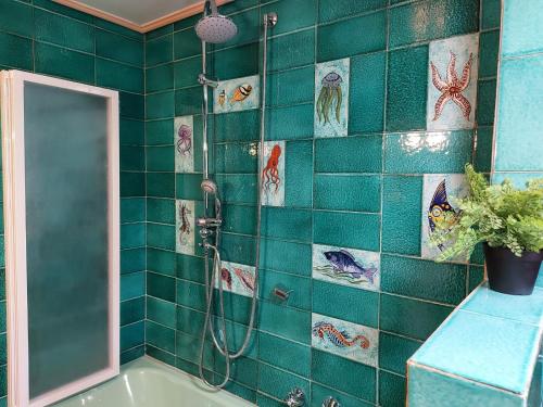 Et badeværelse på Bnbook-Villa Molinari