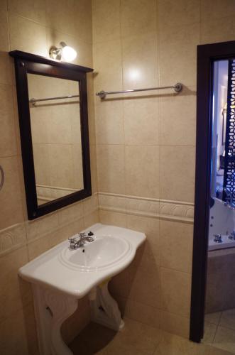 Ett badrum på Beautiful 1st-Line Seaview Private Appartement in The Cliff resort