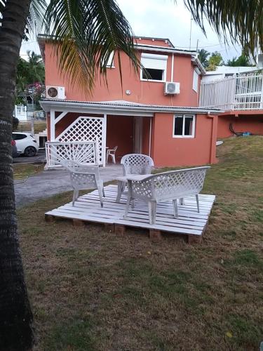 Aquaverde éco et confort- Bas de villa avec jardin et parking