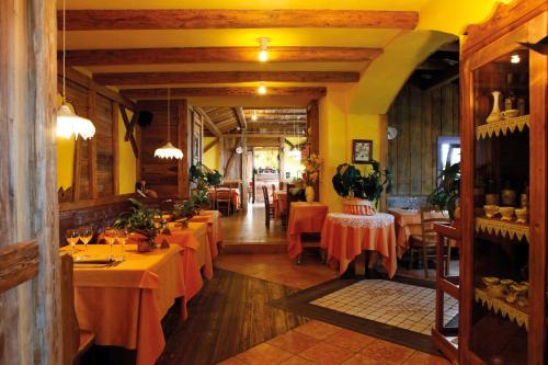 A restaurant or other place to eat at Hotel Spera