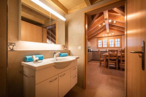 Comfortable, Great views, Perfect location, New photo 3