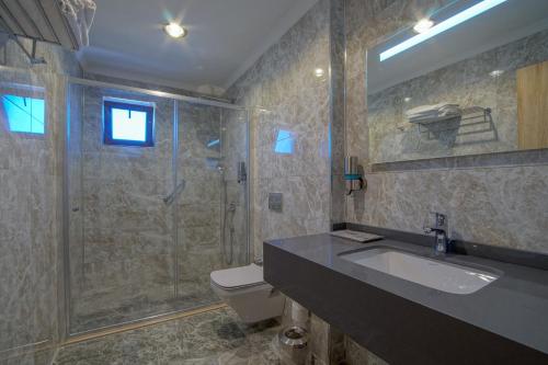 Un baño de My Marina Select Hotel