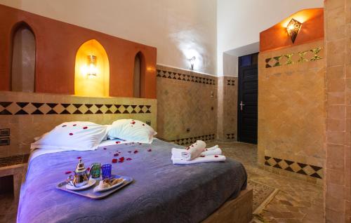 Postel nebo postele na pokoji v ubytování Hotel Toulousain