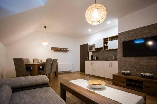 Kuchyň nebo kuchyňský kout v ubytování apartmány U Solišů