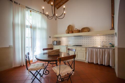 Η κουζίνα ή μικρή κουζίνα στο Ginestriccio