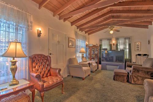 Avalon Escape Everything Within Walking Distance!