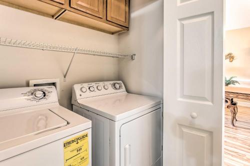 3 Mi to Beach & Golf: Resort Condo in Myrtle Beach photo 7