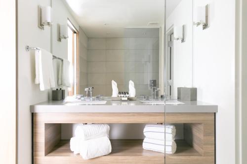 Koupelna v ubytování CIVANA Wellness Resort & Spa