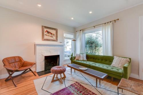 Stylish & Cozy Berkeley Home close to Everything home