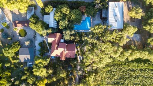 an overhead view of a house and trees at SUNOLUS VINEYARDHOUSe in Kayseri