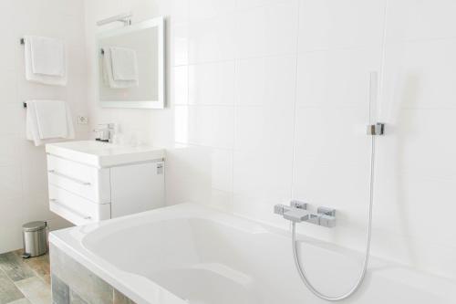 Bilik mandi di Hotel Lemmer