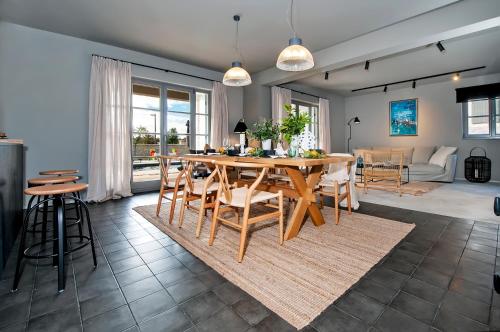 Villa Art Renata with Pool, Hot Tub & Sauna