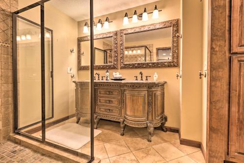 Vannituba majutusasutuses Charming Tallahassee Family Hideaway 5 Mi to FSU!