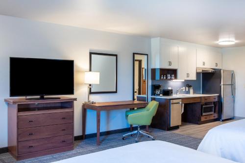 Kuchyň nebo kuchyňský kout v ubytování Staybridge Suites - Sioux Falls Southwest by IHG