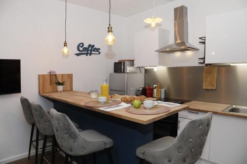 Φωτογραφία από το άλμπουμ του Suite Cosy Flat - Hyper-Centre avec sauna privatif σε Senlis