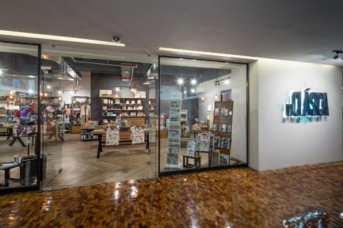 a store with glass doors in a room at Presidente InterContinental Mexico City by IHG in Mexico City
