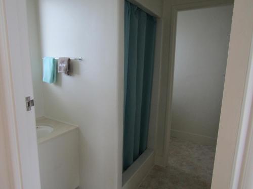 Ванная комната в Anchorage Motel